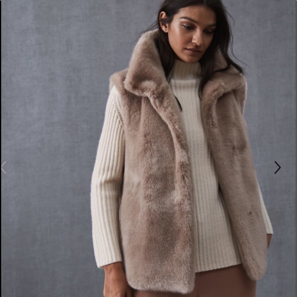 🆕 Reiss Greige Silk Lined Sleevless Faux Fur Vest